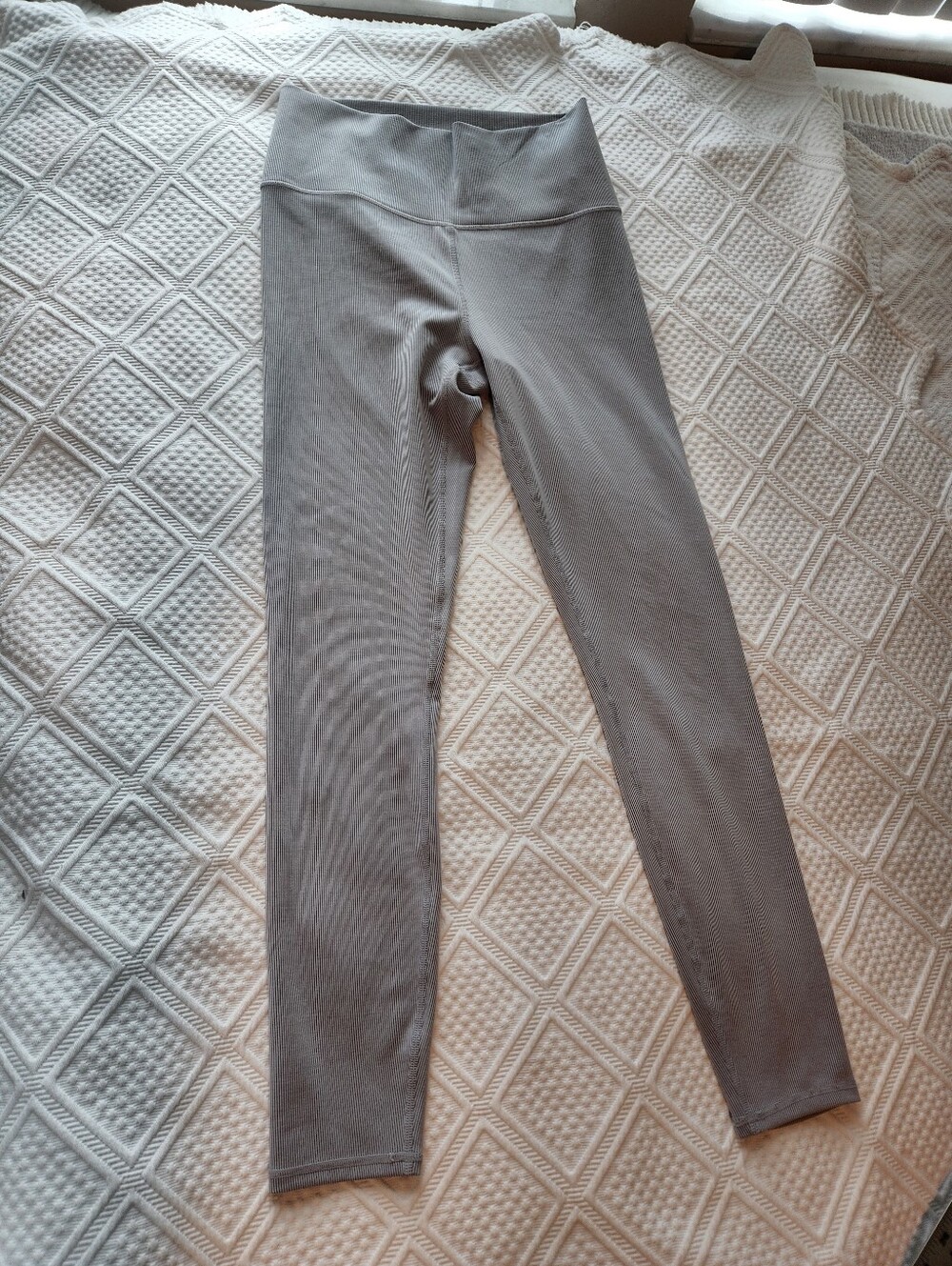 Vuori Kids Ribbed High-Rise Leggings - Gray